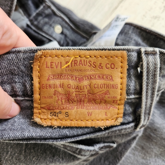 Levis Premium 501 Skinny Jeans Coal Black Size 28 CROPPED - Picture 8 of 12